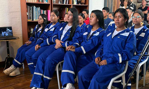 10-ninas-ecuatorianas-visitaran-el-centro-espacial-de-houston-ecuador221.com_.ec_ 10 niñas ecuatorianas visitarán el Centro Espacial de Houston