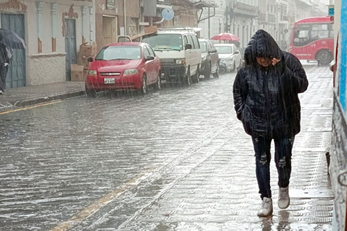 23-INVIERNO Lluvias en Ecuador dejan inundaciones y ríos desbordados