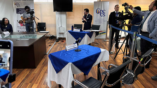 23-fiscales Concurso de Fiscal del Estado: impugnante de Carlos Alarcón no se presenta a audiencia y la causa es archivada