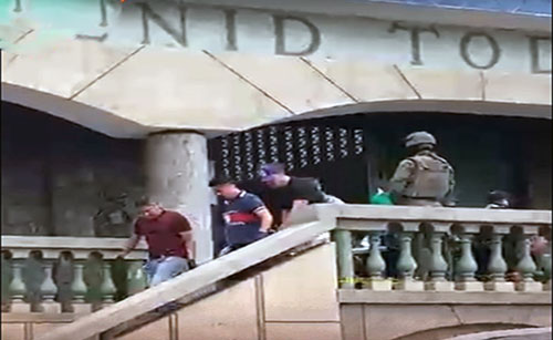 Asesinan a un ciudadano dentro de una iglesia