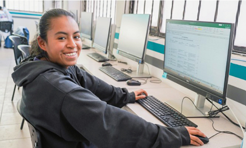 Becas 'Talento Joven': 3.200 universitarios podrán recibir USD 569,23