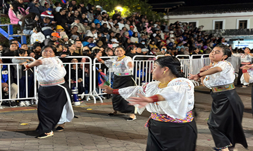Otavalo entra en Modo Yamor con 1.500 bailarines