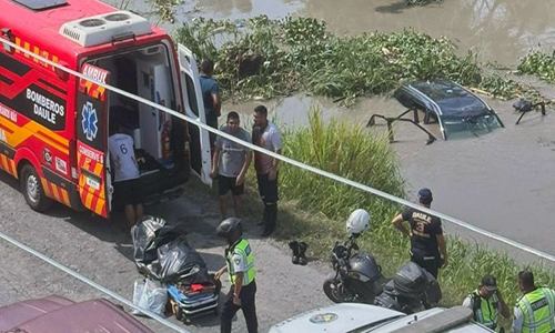 Samborondón: Hombre muere ahogado al caer con su vehículo a un canal