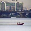 Un motociclista cayó al río Guayas desde el puente de la Unidad Nacional