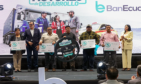 banecuador-firma-nuevos-convenios-para-impulsar-sector-del-transporte-ecuador221.com_.ec_ BanEcuador firma nuevos convenios para impulsar sector del transporte