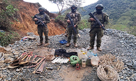 ecuador 221 ejercito-inhabilita-cuatro-bocaminas-de-mineria-ilegal-en-carchi-ecuador2221.com_.ec_ Ejército inhabilita cuatro bocaminas de minería ilegal en Carchi