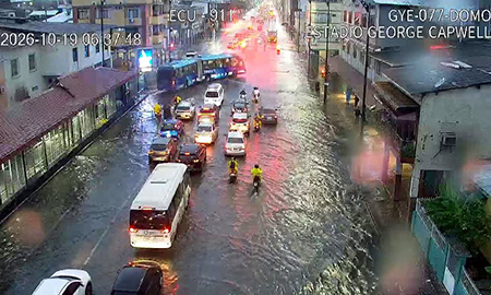 guayaquil-colapsa-tras-una-fuerte-lluvia-asociada-a-el-nino-ecuador221.com_.ec_ Guayaquil colapsa tras una fuerte lluvia asociada a El Niño