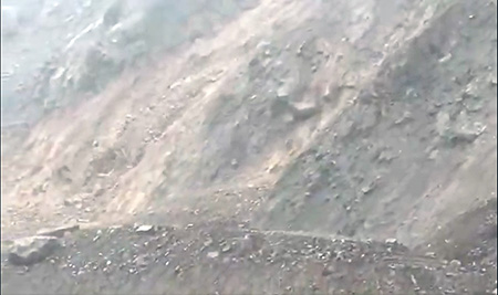 ecuador 221 via-cuenca-molleturo-esta-cerrada-por-deslizamientos-de-tierra-ecuador221.com_.ec_ Vía Cuenca-Molleturo está cerrada por deslizamientos de tierra